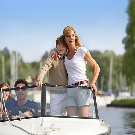 Mit Terrasse Und Balkon