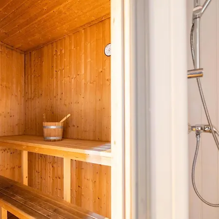 Holiday home Mit Terrasse Und Balkon