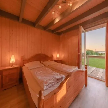 Mit Terrasse Und Balkon Holiday home *