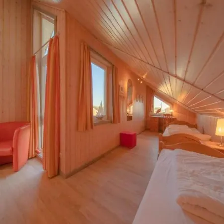 Mit Terrasse Und Balkon *